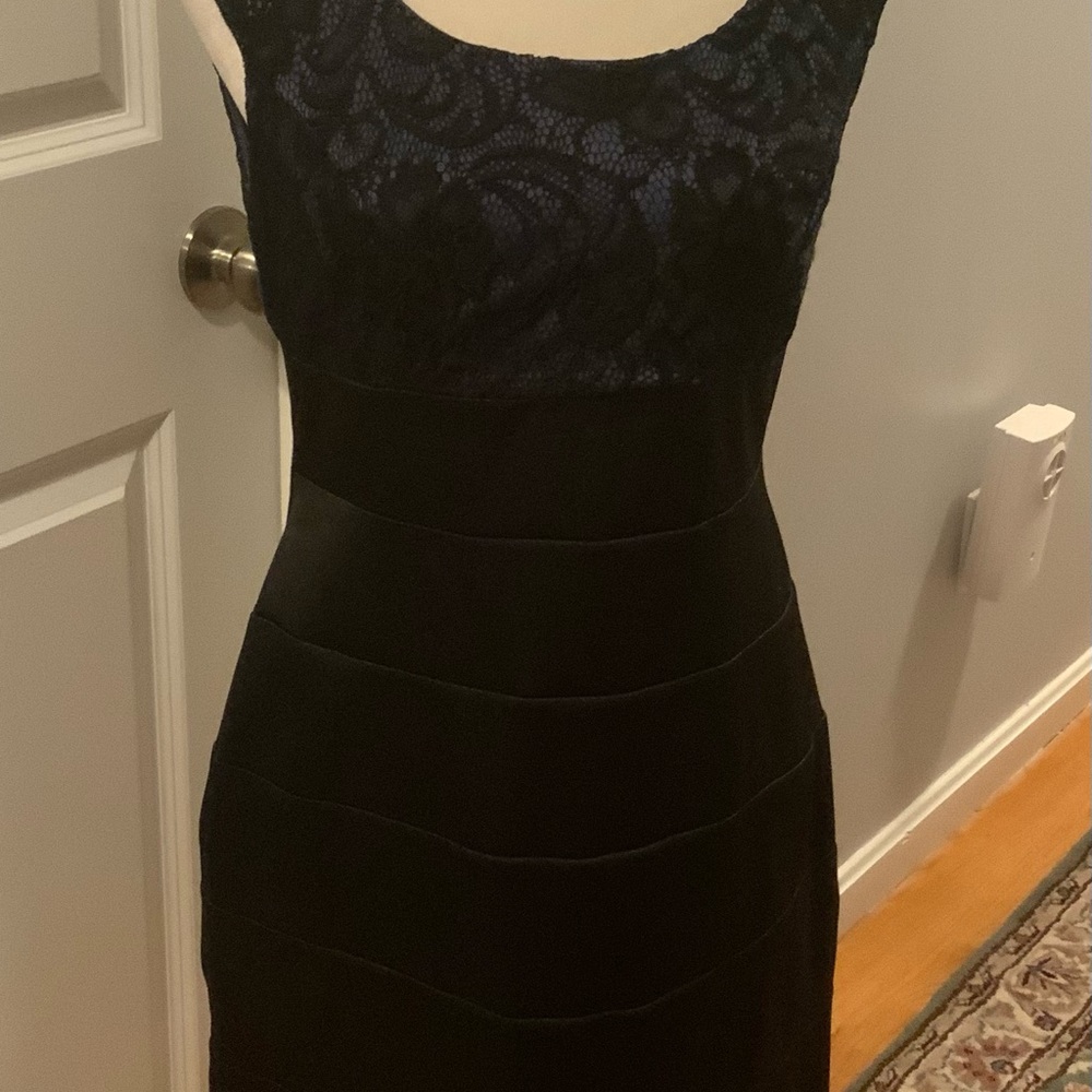NWOT Ladies dress with blue lace top and black bottom. Size 10P - Picture 4 of 9